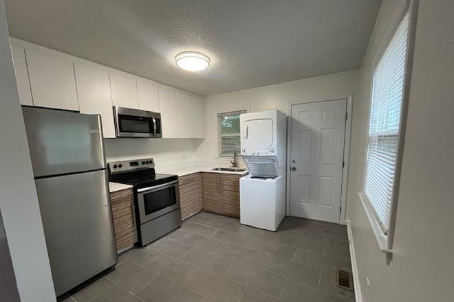 Kitchen - Lupton Flats- 2 Bedroom 1 Bathroom on Gorman St! Leasing now and for Fall 2025! Townhome