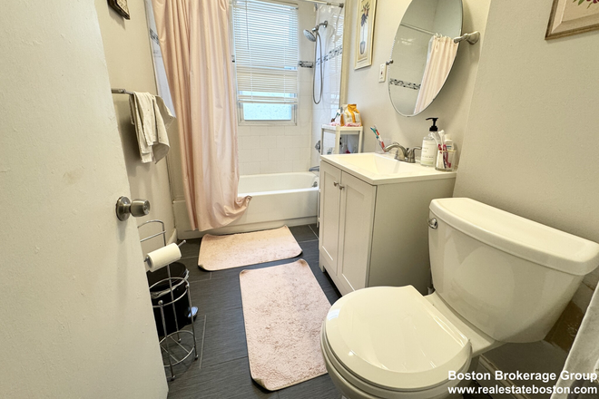 apartment - Umass/JFK/  3 bedroom Apartments