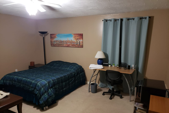 #1 - ★ Cozy Bedroom near UConn, available now ★ House