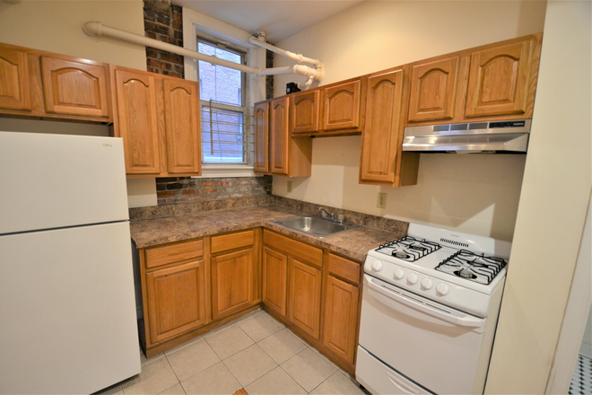 Kitchen - Renovated 2 Bedrooms with nice living room in Fenway across Target Apartments