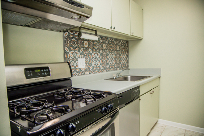 Kitchen - Balcony, Pool, Large Living Room! Condo