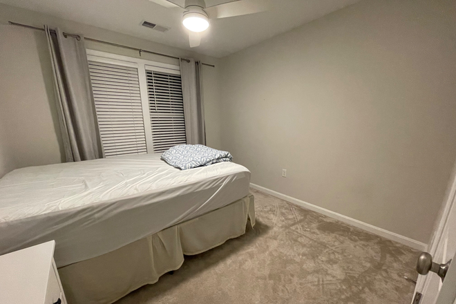 The Room Currently Has a Twin Bed. The Queen bed in the pic is no longer there. - 1 Room for Rent in Newly Built Townhome