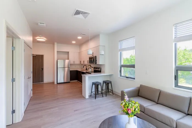 Kitchen - Fieldstone Artisan 1 Bed Lease Transfer Apartments