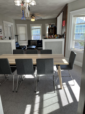 Living space - Room in apartment near Tufts campus and green line