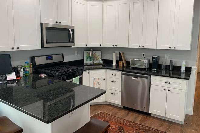 kitchen - Spacious 3 bedroom 1 bathroom in Dorchester, MA with AC