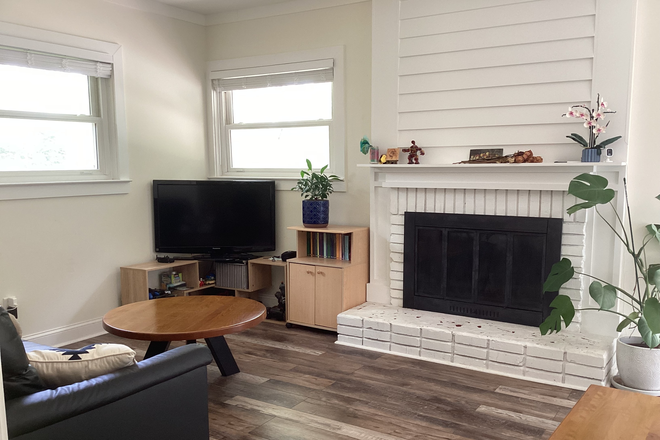 Den - 3beds/2.5baths Single House - Walking Distance to Emory Clairmont Campus