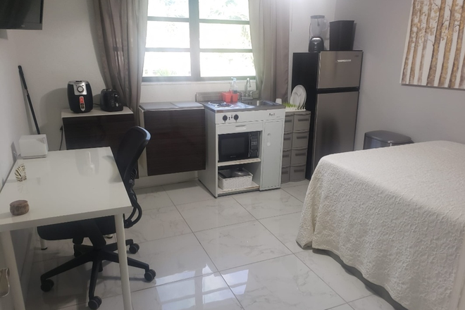 Bedroom - 2 Furnished Studios for Rent | Close to FIU - (Power & Water incl) w/Full Kitchen, Fridge, WiFi, TV