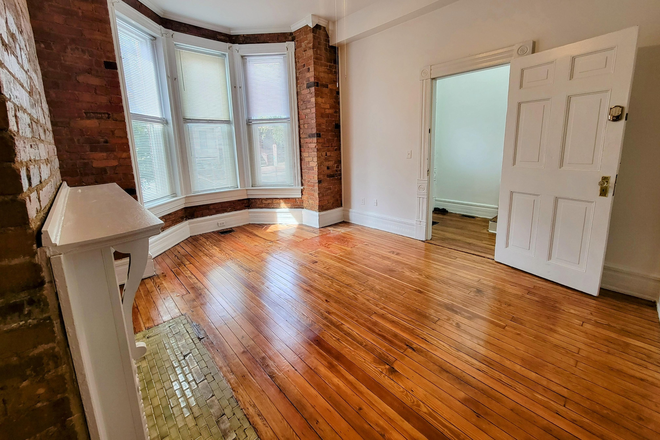 Bedroom - Room for Rent Near VCU in Carver - 910 W Clay Street Townhome