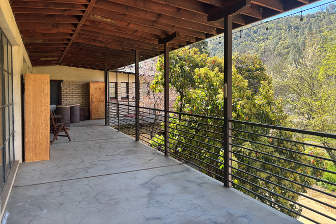 Deck - Airy, mid-century modern home in downtown Mariposa available to rent starting June 2026