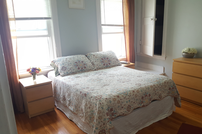 bedroom - Beautiful cozy room 20 minutes from Harvard Square