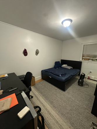 Bedroom - Off-campus house, 5 minute walk from campus!