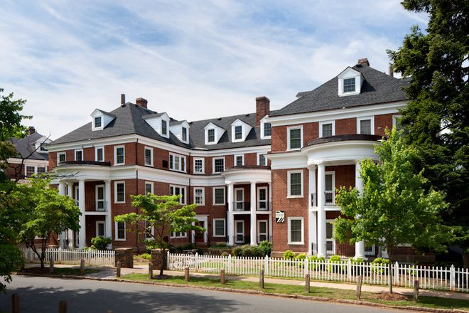 Exterior - Raleigh Court Apartments