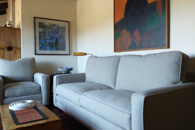 Living room - WOMAN ONLY August 1st private room, bath. Duplex