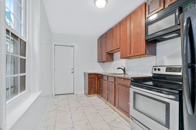 Kitchen - 1636 Edgley St House