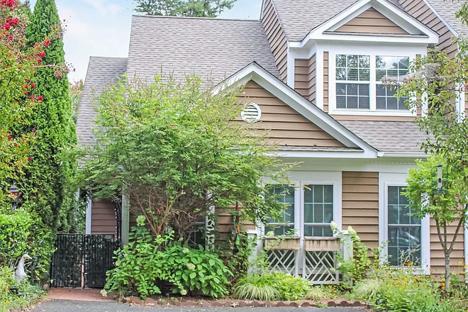 Outside street view - Cozy furnished end-unit townhome - 2 bedroom/ 2.5 bathroom with its own secret garden