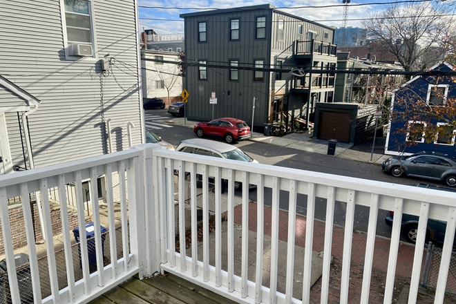 deck - East Cambridge 4 Bedroom Apartments