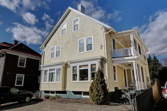Exterior - 3 Bed, 2.5 Bath Townhouse on the East Side of Providence