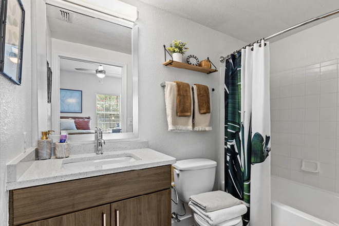 Private Bathroom - University Club Apartments