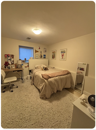 Bedroom available for sublet. - 1 Bedroom for Spring 2027 Semester - Female-identifying household