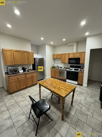 Call NOW for showings! 617-236-8600 - ORKNEY RD - *NO FEE!* UNIQUE CLVLND CRCL 6BR DUPLEX FOR *9/1/2025* W/ 2.5BA, IN UNIT W/D, PRK, YARD Apartments