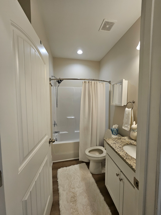 Your Bath - Room/bath in Private home for Christian Female