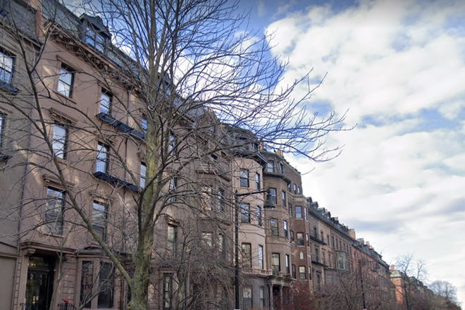 a - 2 BED WITH LIVING ROOM IN BACK BAY Apartments