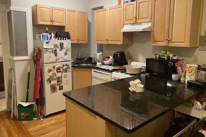 Kitchen - Spacious 2 bedroom, modern kitchen, laundry & more! Apartments