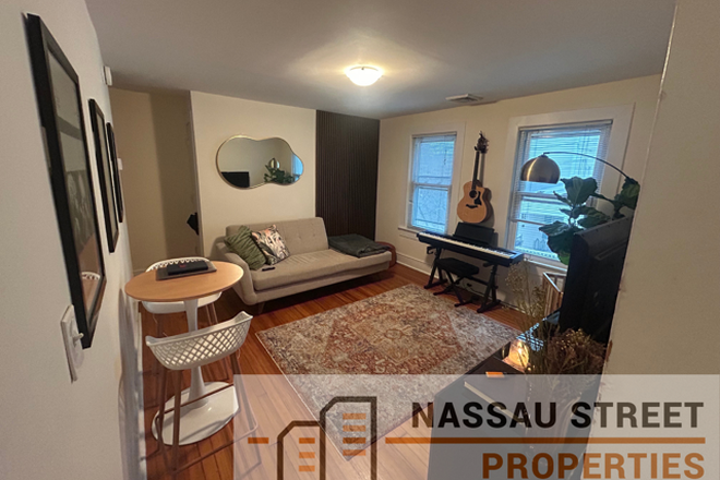 Living room - 1BR apt-Spruce St-Princeton