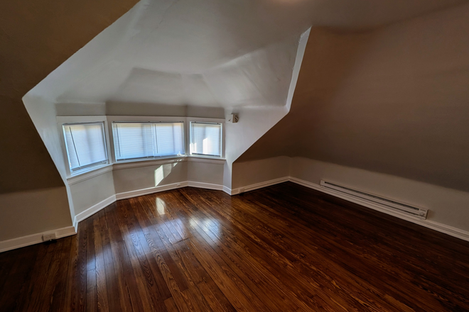 Bedroom 1 - Newly Remodeled, Beautiful 3 Bedroom with 2 full baths, Master suite, New Kitchen, Available June!! Duplex