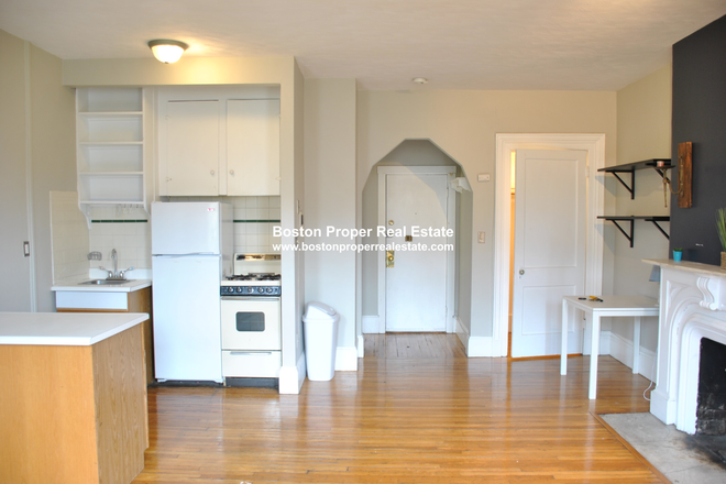 a - Front facing on Beacon Street in Back Bay Apartments