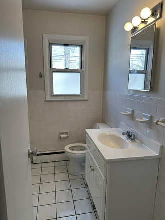 Bathroom - Nassau Arms apartment Studio
