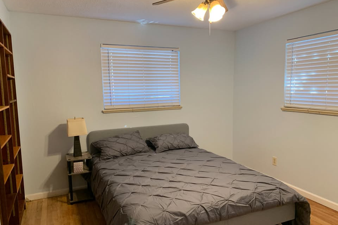 Bedroom - Furnished room near Anschutz Medical Campus House