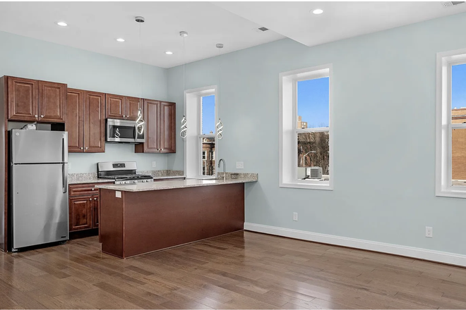 Kitchen - Summer Sublease – 1 Bedroom Near JHU Apartments