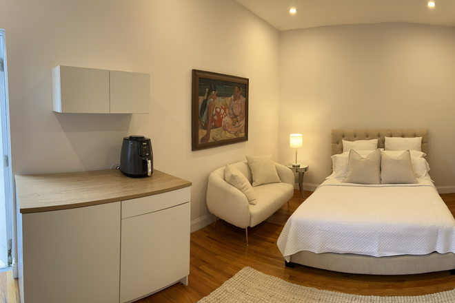 Living Area - Charming Private Studio in the Heart of Coral Gables House