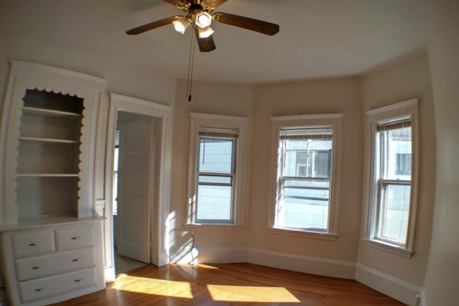 Common Room - 2 OR 3 BED UNIT AFFORDABLE NEAR TUFTS Apartments