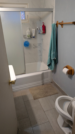 Bathroom - Private room in apartment close to campus