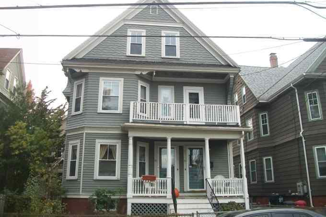 house - all renovated sunny, charming, shared yard, laundry Apartments