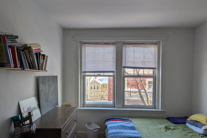 Bedroom - 2 Bed 1 Bath in Harvard Street