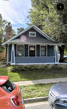 Cute blue corner house! - Perfect Spring '26 Sublet- Cozy house close to campus!