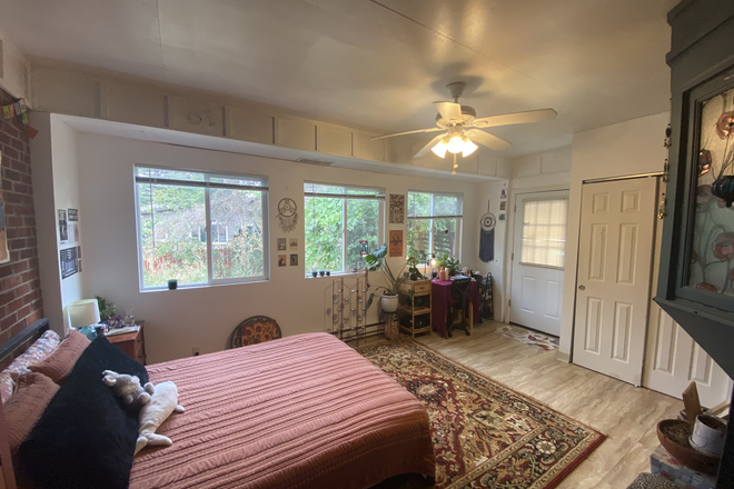 Bedroom - Sunny Bedroom Available for Sublease! East Aurora Neighborhood
