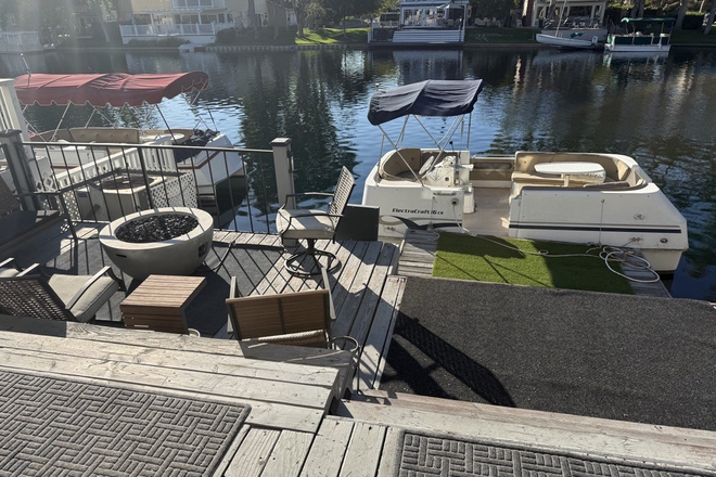 Fire Pit and Patio - Lakehouse in OC
