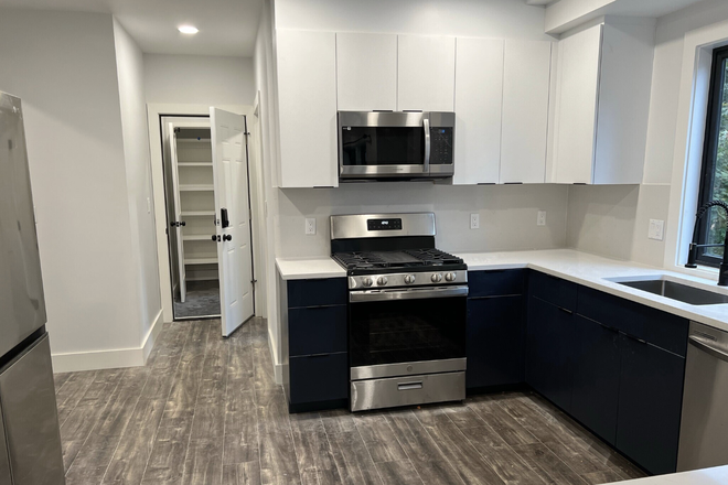 Kitchen - 42 Radnor Road Townhome