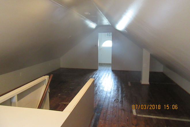 loft - 4502 Guilford Rd Apt. C / WALK TO CAMPUS