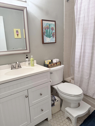 Full Bathroom - Eagle Ridge Townhouse (Rooms available)