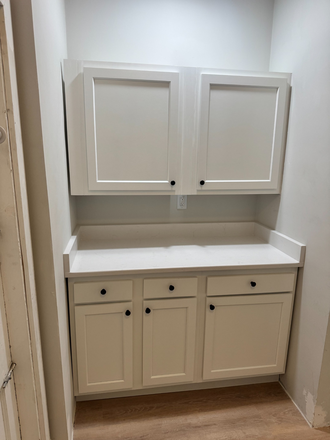 Call NOW for showings! 617-236-8550 - HEMENWAY ST - LARGE 2BR SPLIT FOR 3 PPL IN FENWAY AVAI *1/1/2026* W/ H&HW INC, DW, LNDRY IN BLDNG! Condo