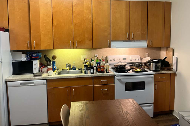 Dining room / kitchen - 2B1B in One Western Ave Apartments