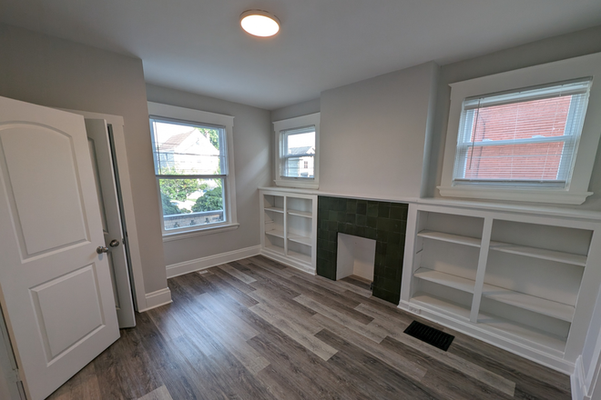 Bedroom 1 - Comfortable and Remodeled, 2 Bedroom Walk to Campus on Spencer Ave Avail July '27 Duplex