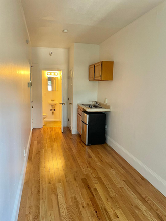 STUDIO - NO BROKER FEE! UNFURNISHED STUDIO AT 1061 BEACON STREET AVAILABLE JANUARY 1, 2025 Apartments