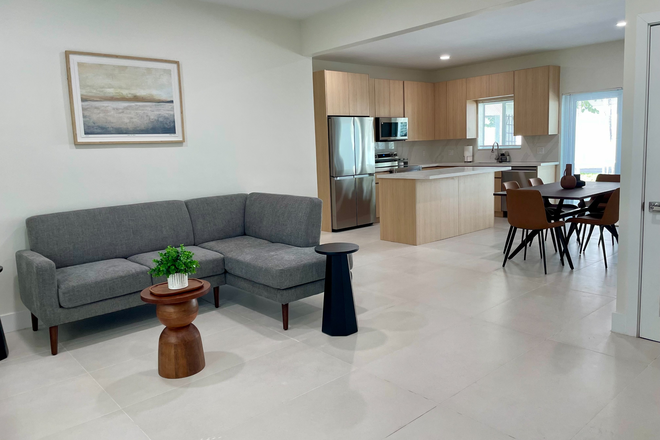 Living Area - Furnished 4 Bed + 2 Bath Townhouse