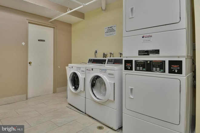 Laundry Room - Small 1 Bed Apt with Beautiful 19th Floor View
